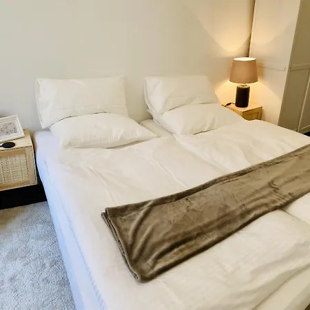 Serviced Im Herzen Berlin's Privatunterkunft